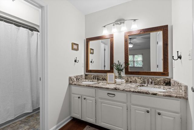 4707 Creek Point Lane, Signal Mountain, TN 37377