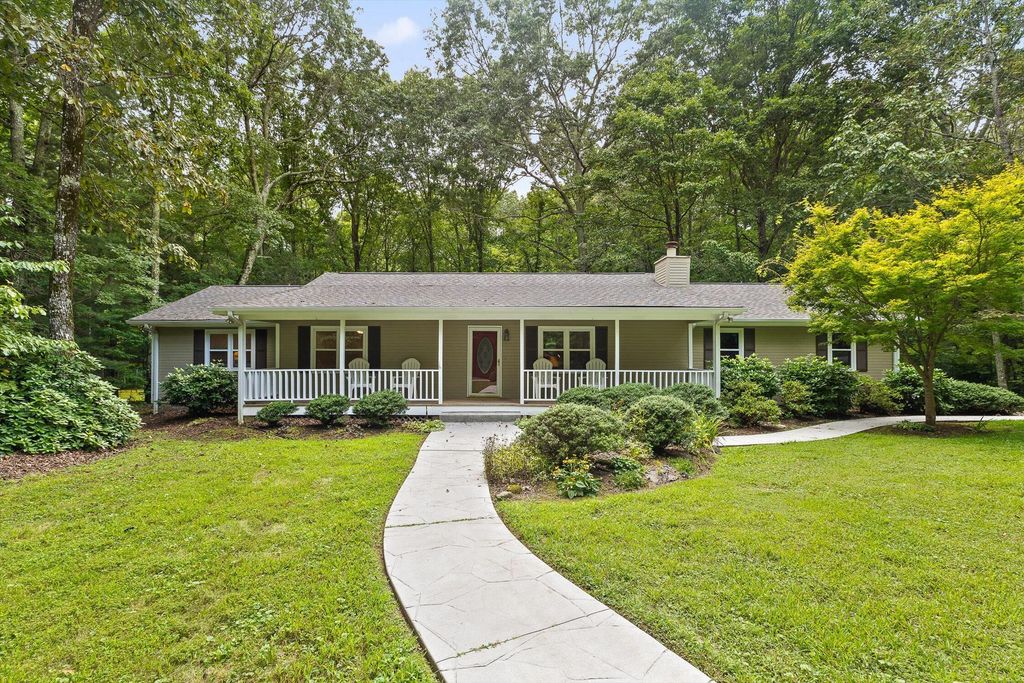 4707 Creek Point Lane, Signal Mountain, TN 37377