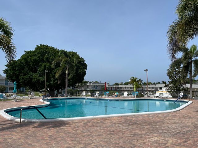 2840 Cynthia Lane 207, Lake Worth Beach, FL 33461