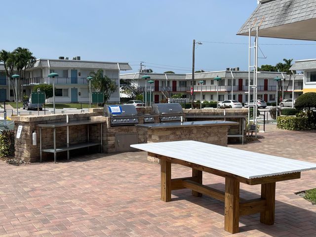2840 Cynthia Lane 207, Lake Worth Beach, FL 33461