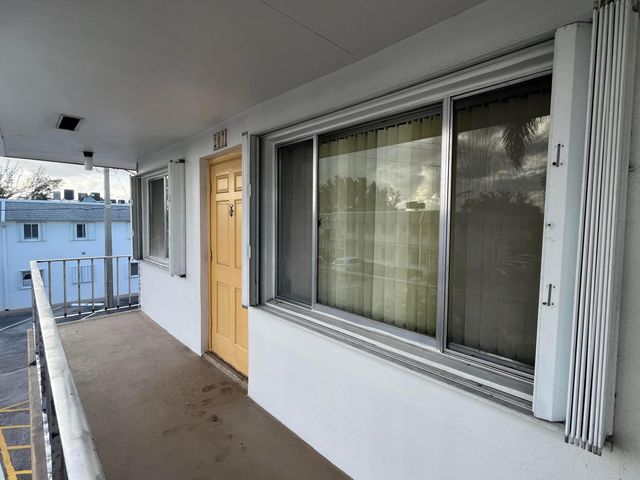 2840 Cynthia Lane 207, Lake Worth Beach, FL 33461