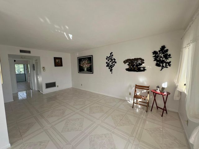 2840 Cynthia Lane 207, Lake Worth Beach, FL 33461