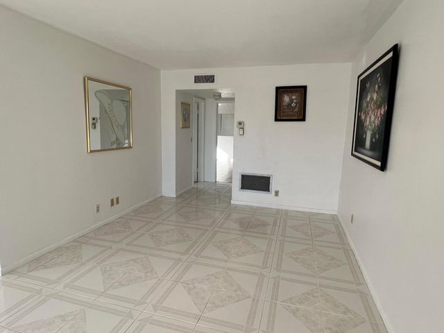 2840 Cynthia Lane 207, Lake Worth Beach, FL 33461