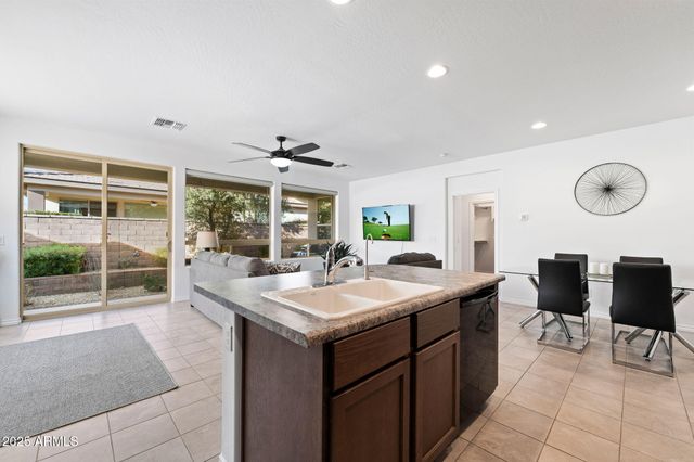 678 E COBBLE STONE Drive, Queen Creek, AZ 85140