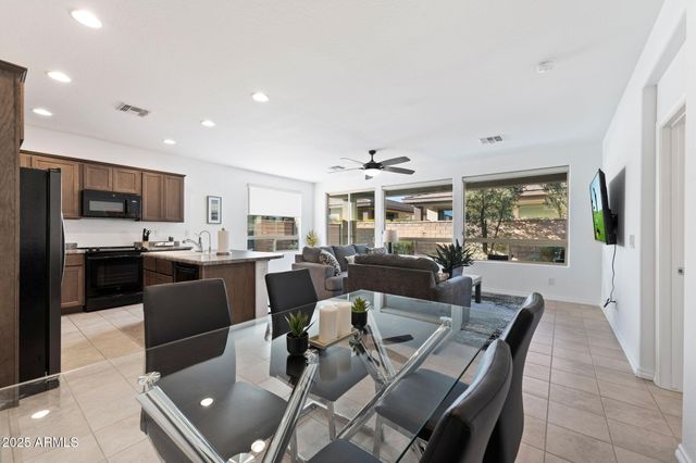 678 E COBBLE STONE Drive, Queen Creek, AZ 85140