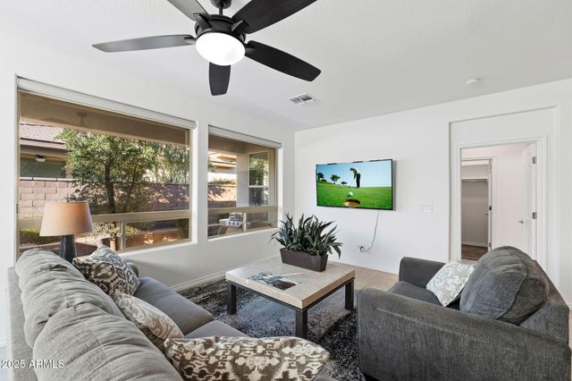 678 E COBBLE STONE Drive, Queen Creek, AZ 85140