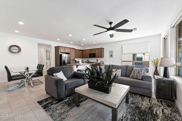 678 E COBBLE STONE Drive, Queen Creek, AZ 85140