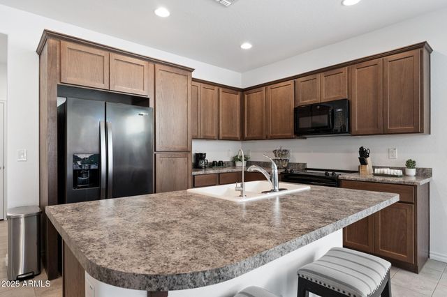 678 E COBBLE STONE Drive, Queen Creek, AZ 85140