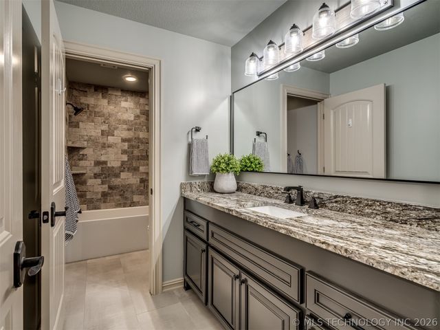 224 E 127th Court, Jenks, OK 74037