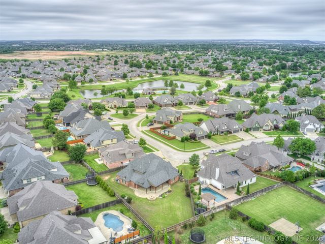 224 E 127th Court, Jenks, OK 74037