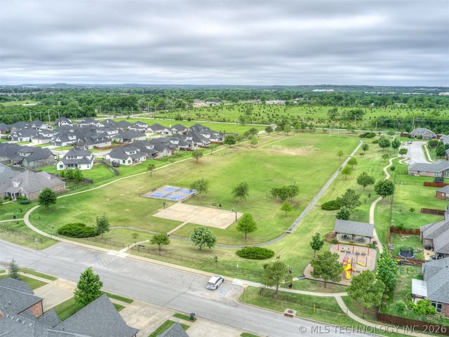 224 E 127th Court, Jenks, OK 74037