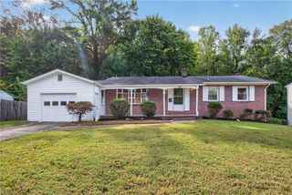 32 Garfield DR, Newport News, VA 23608