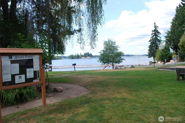 18016 S Tapps Drive E, Lake Tapps, WA 98391