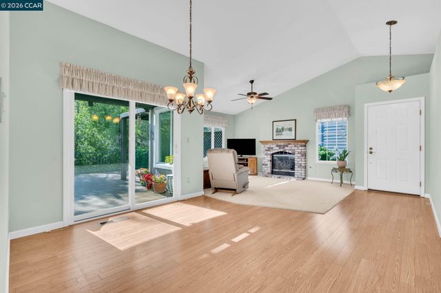11426 Winding Trail Ln, Dublin, CA 94568