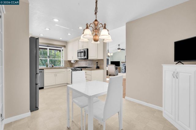 11426 Winding Trail Ln, Dublin, CA 94568