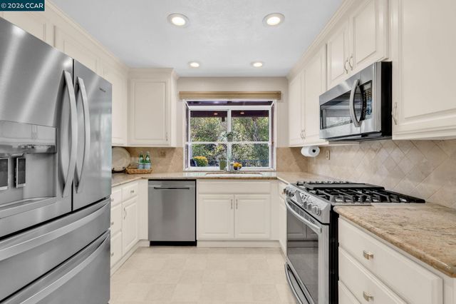 11426 Winding Trail Ln, Dublin, CA 94568