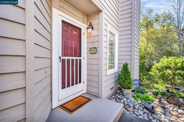 11426 Winding Trail Ln, Dublin, CA 94568