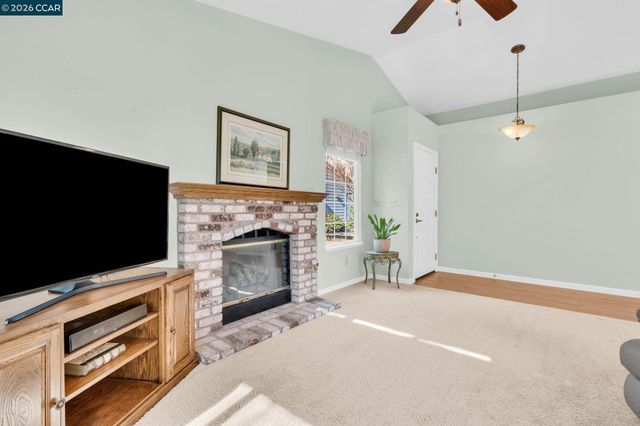 11426 Winding Trail Ln, Dublin, CA 94568