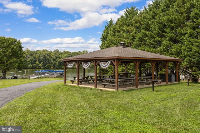 6801 LAKE POINTE DR, Mineral, VA 23117