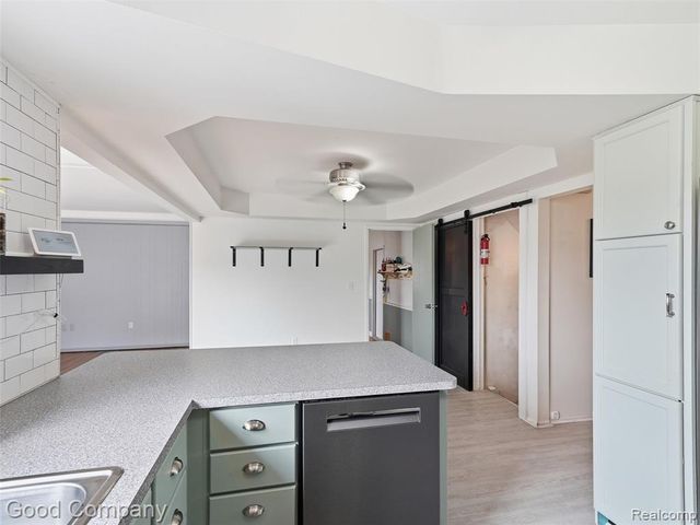 5081 Abington Drive, Troy, MI 48085