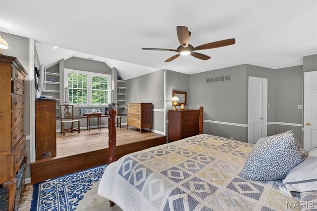 13595 Featherstone Drive, Town And Country, MO 63131