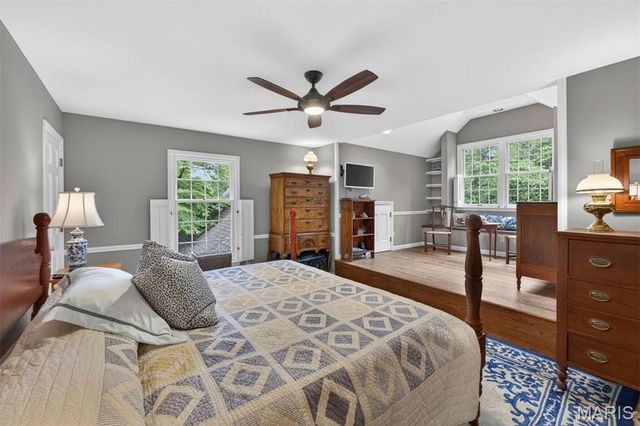 13595 Featherstone Drive, Town And Country, MO 63131
