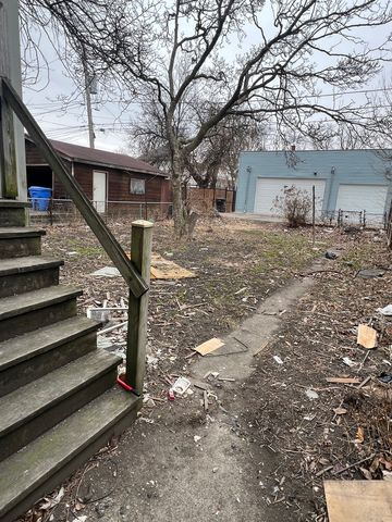 1128 N Lockwood Avenue, Chicago, IL 60651