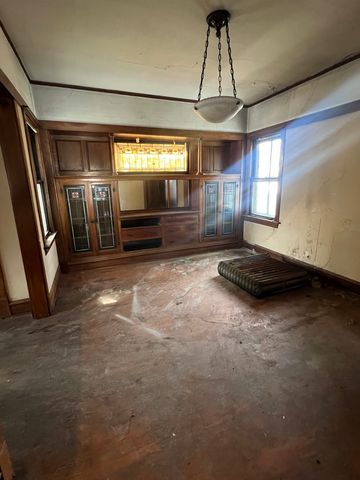 1128 N Lockwood Avenue, Chicago, IL 60651