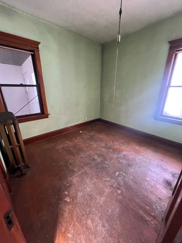 1128 N Lockwood Avenue, Chicago, IL 60651