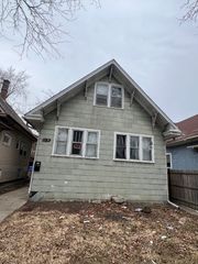 1128 N Lockwood Avenue, Chicago, IL 60651