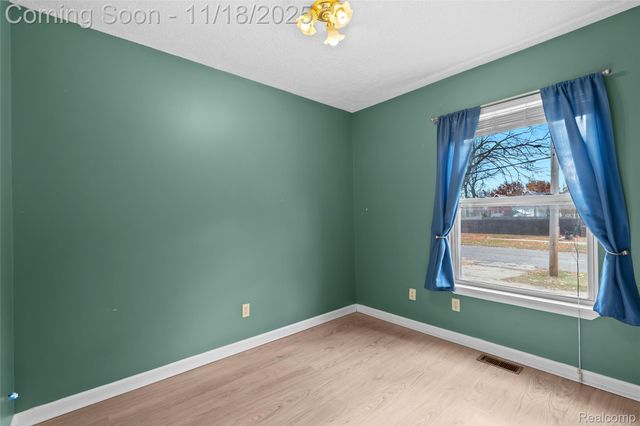 1128 W Michigan Avenue, Lansing, MI 48915