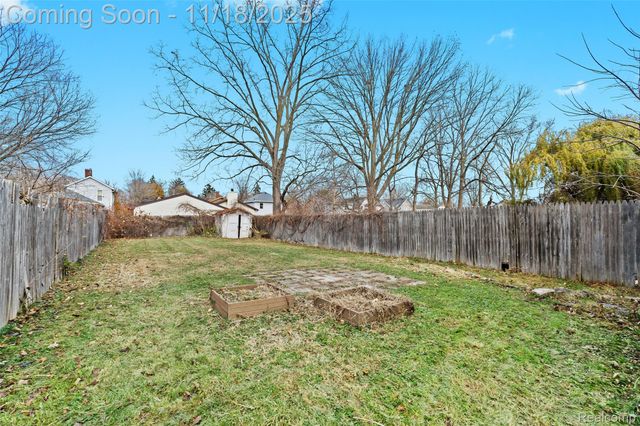 1128 W Michigan Avenue, Lansing, MI 48915