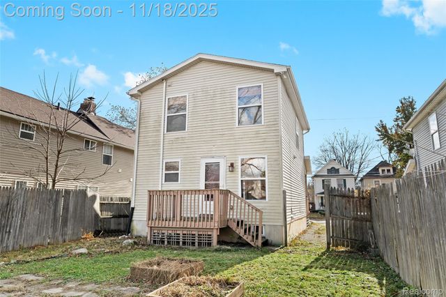 1128 W Michigan Avenue, Lansing, MI 48915
