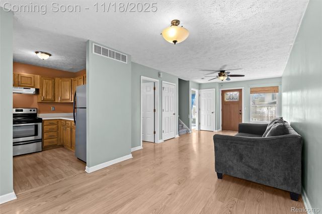 1128 W Michigan Avenue, Lansing, MI 48915