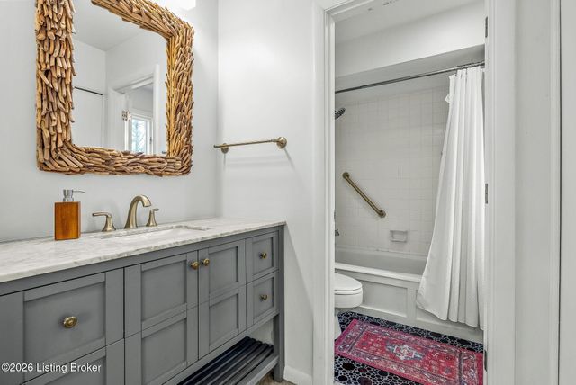 7233 Heatherly Square, Louisville, KY 40242