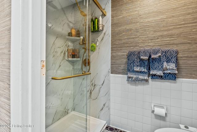 7233 Heatherly Square, Louisville, KY 40242