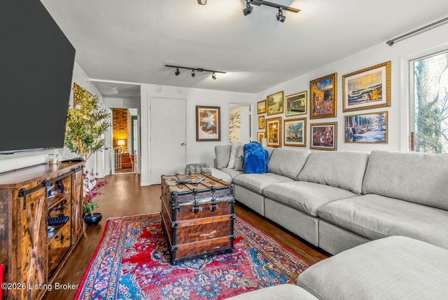 7233 Heatherly Square, Louisville, KY 40242