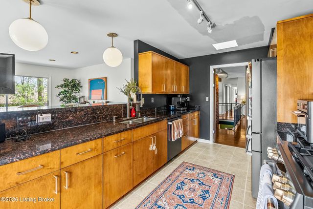 7233 Heatherly Square, Louisville, KY 40242