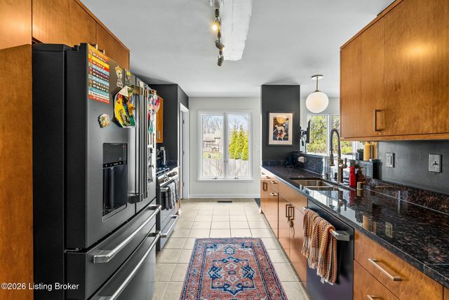 7233 Heatherly Square, Louisville, KY 40242