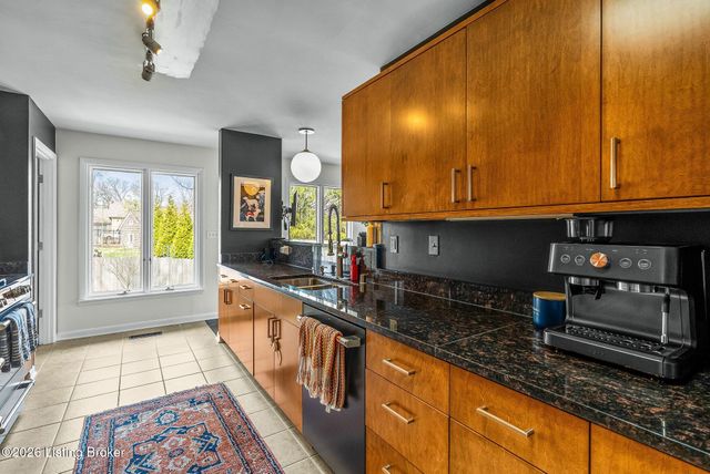 7233 Heatherly Square, Louisville, KY 40242