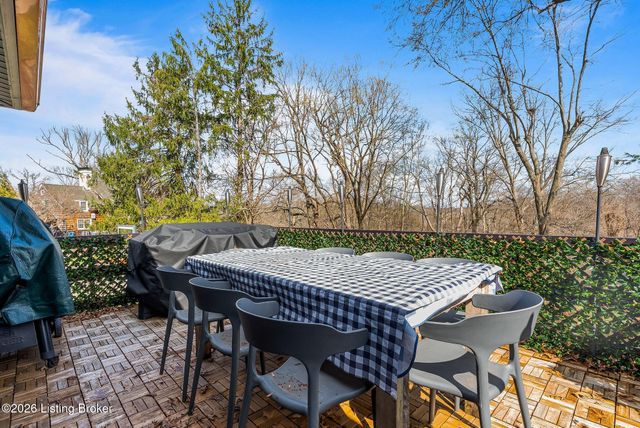 7233 Heatherly Square, Louisville, KY 40242