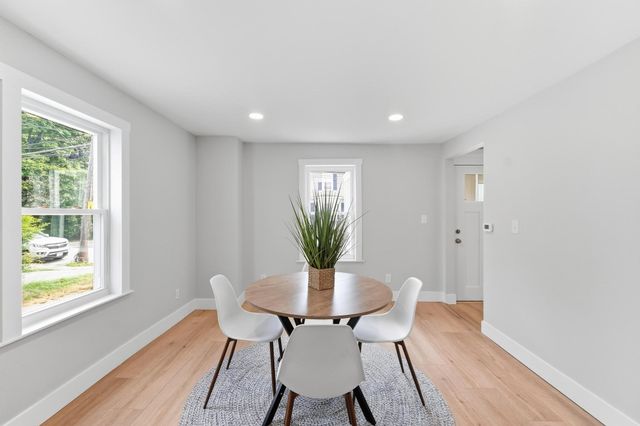 21 Chestnut St, Woburn, MA 01801