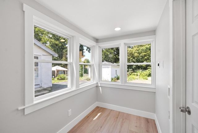 21 Chestnut St, Woburn, MA 01801