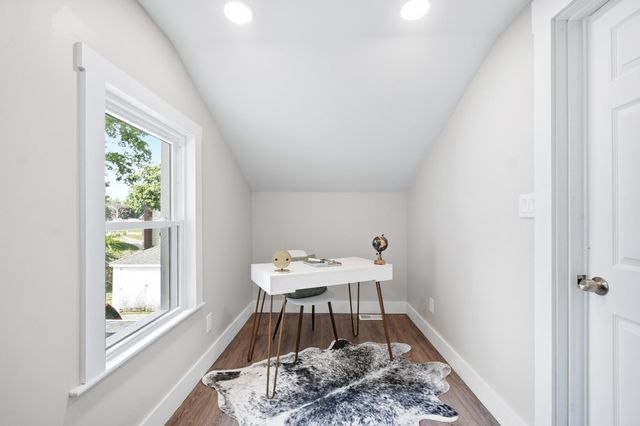 21 Chestnut St, Woburn, MA 01801