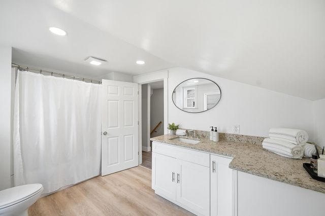 21 Chestnut St, Woburn, MA 01801