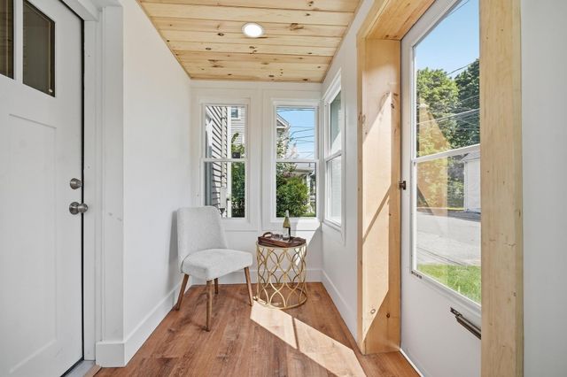 21 Chestnut St, Woburn, MA 01801