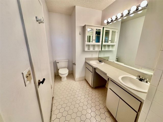 8388 White Egret Way, Lake Worth, FL 33467