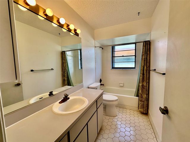 8388 White Egret Way, Lake Worth, FL 33467