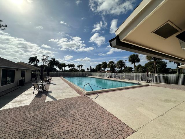 8388 White Egret Way, Lake Worth, FL 33467