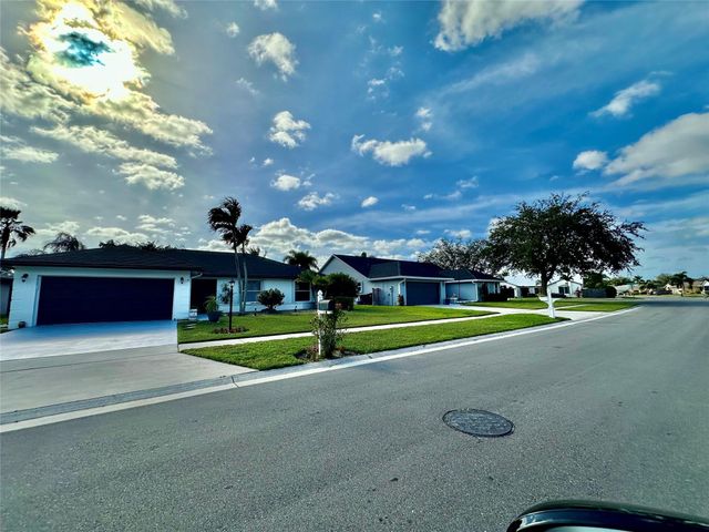 8388 White Egret Way, Lake Worth, FL 33467